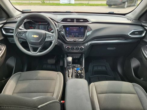 Used 2021 Chevrolet TrailBlazer LT w/ Convenience Package AWD/4WD image 11