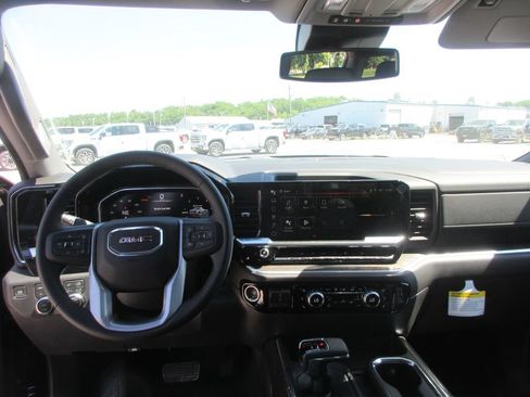 New 2026 GMC Sierra 1500 SLT w/ SLT Premium Package AWD/4WD image 17