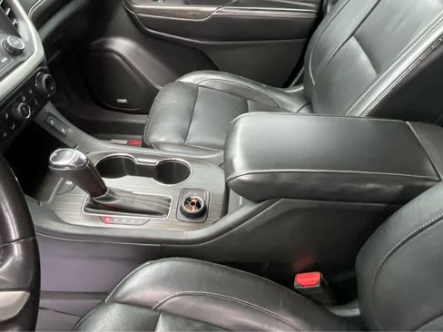Used 2018 GMC Acadia SLT FWD image 20