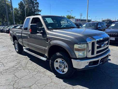 Used 2008 Ford F250 XLT AWD/4WD image 2