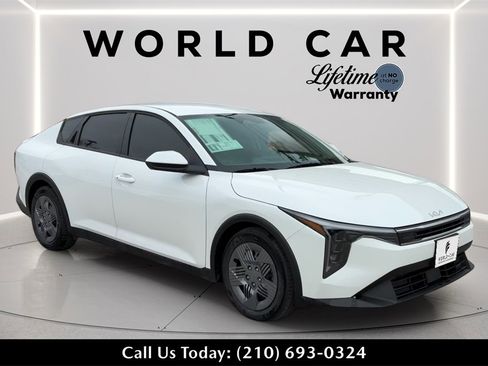 New 2025 Kia K4 LX image 8