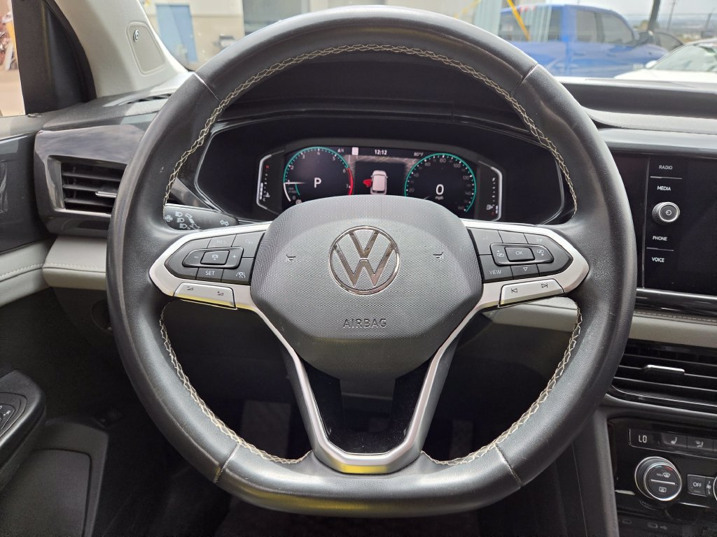 Used 2022 Volkswagen Taos SEL w/ Panoramic Sunroof Package FWD image 14