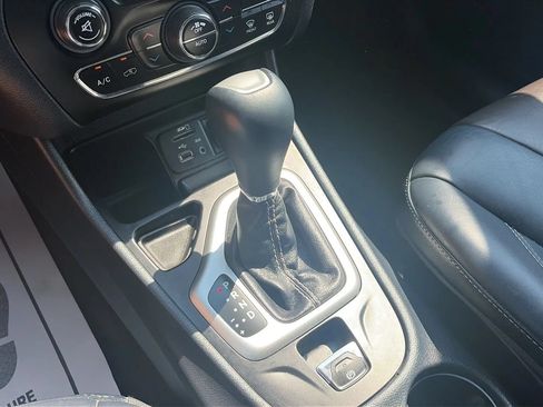 Used 2016 Jeep Cherokee Limited FWD image 20