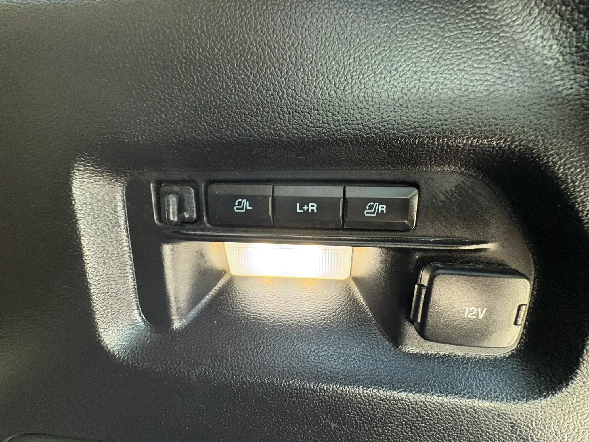 Used 2021 Ford Explorer Limited w/ Equipment Group 301A RWD image 27