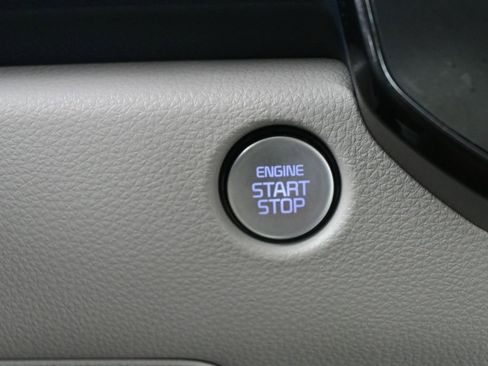 Used 2026 Kia Carnival EX FWD image 24