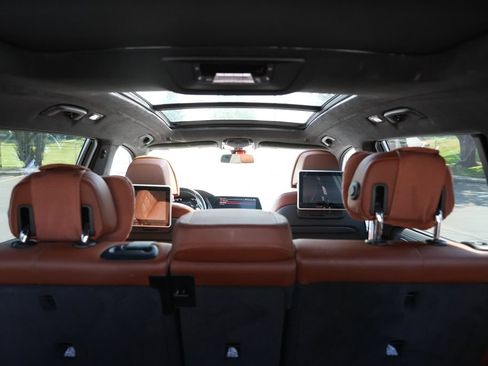 Used 2021 BMW X7 xDrive40i w/ M Sport Package AWD/4WD image 26