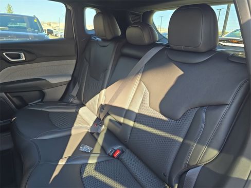 New 2026 Jeep Compass Latitude image 14