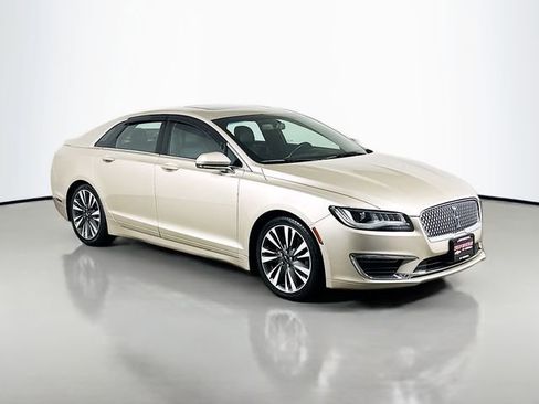 Used 2017 Lincoln MKZ Reserve image 2