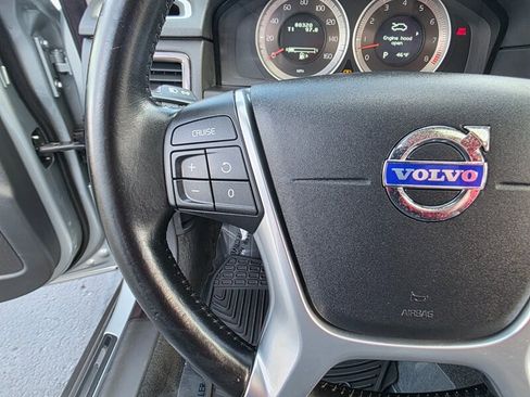 Used 2013 Volvo XC70 3.2 Platinum image 31