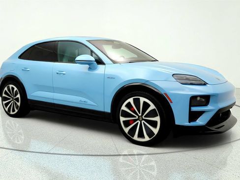 Used 2025 Porsche Macan Turbo Electric AWD/4WD image 3