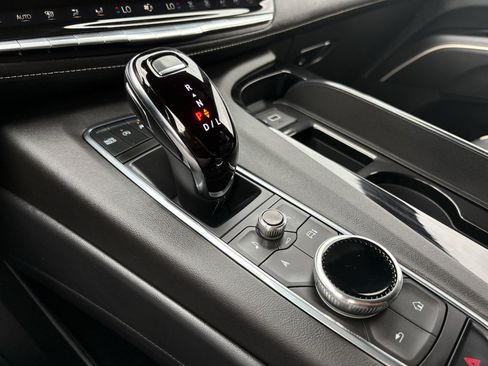 Certified 2023 Cadillac Escalade ESV Sport AWD/4WD image 33