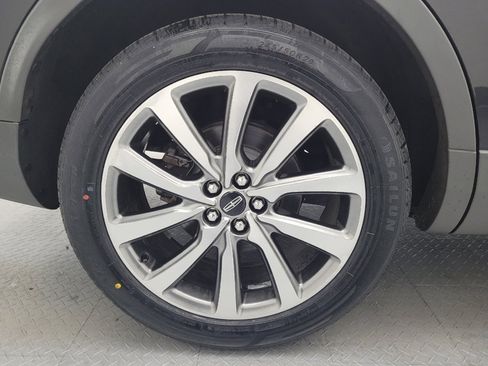 Used 2019 Lincoln Nautilus Select AWD/4WD image 31