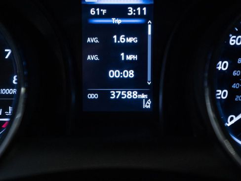 Used 2019 Toyota Camry LE FWD image 17