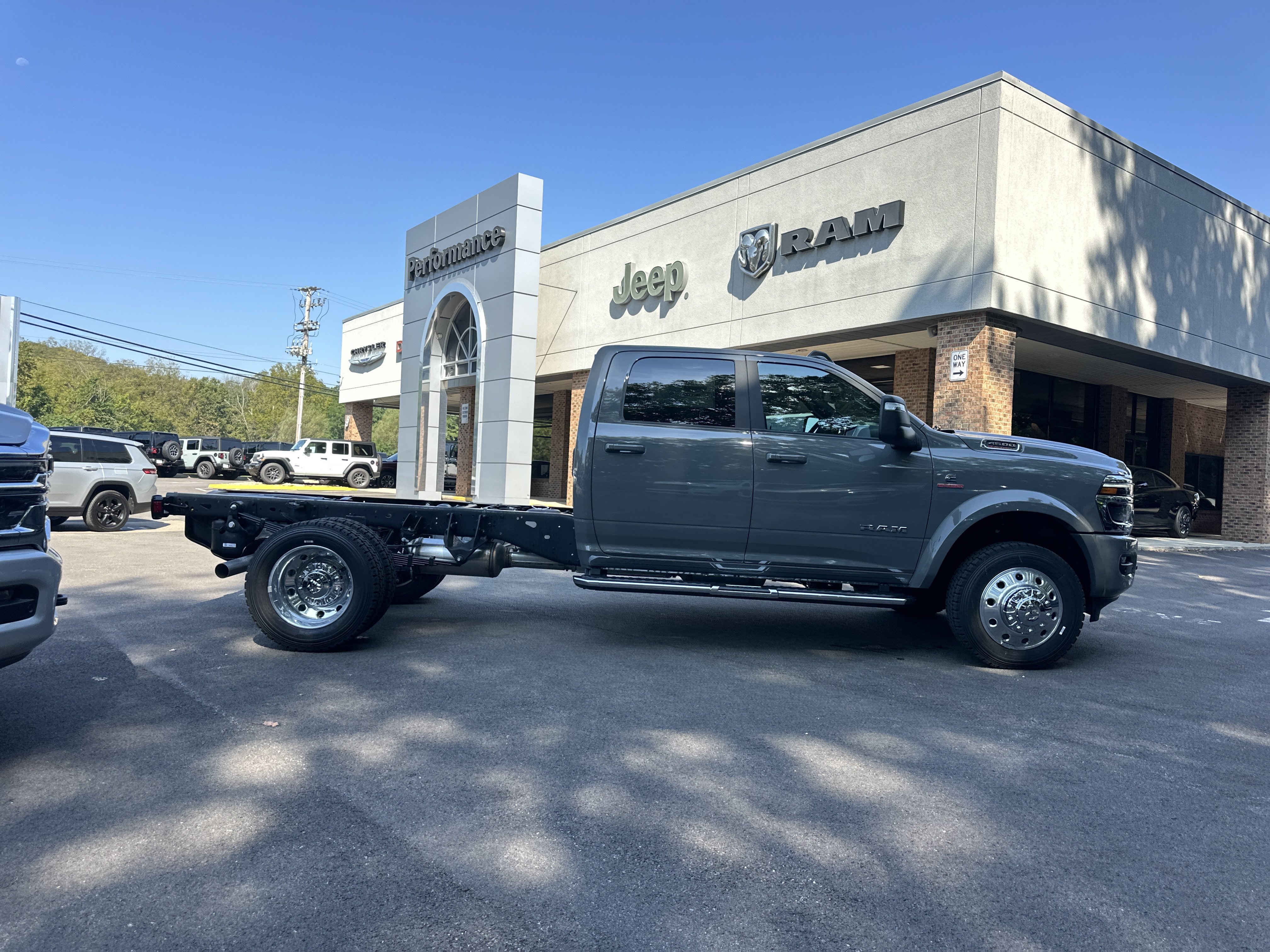 New 2027 RAM 4500 4x4 Crew Cab DRW w/ Laramie Trim Package image 20