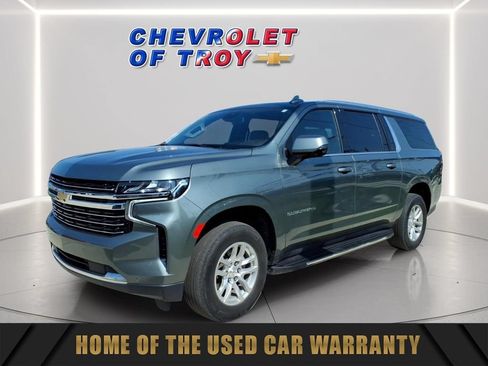 Used 2023 Chevrolet Suburban LT w/ Luxury Package AWD/4WD image 4