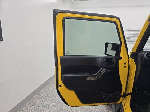 Used 2015 Jeep Wrangler Unlimited Sport w/ Quick Order Package 24S AWD/4WD image 25