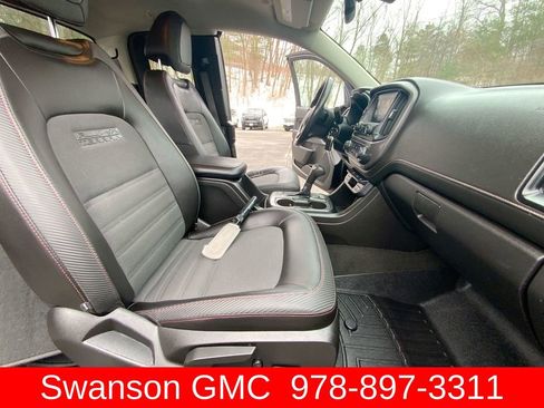 Used 2015 GMC Canyon SLE w/ All-Terrain Package image 29