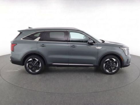 Used 2025 Kia Sorento EX AWD/4WD image 8