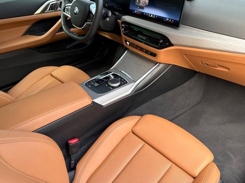 Used 2025 BMW 430i Coupe w/ Convenience Package image 19