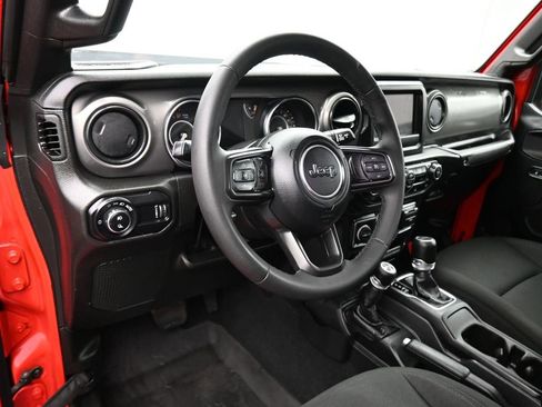 Used 2023 Jeep Gladiator Sport image 13