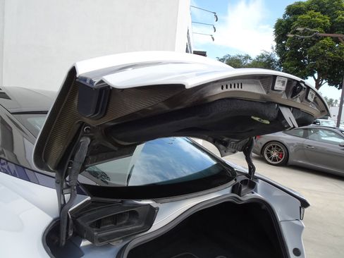 Used 2019 Aston Martin DBS Superleggera image 34