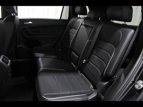 Used 2022 Volkswagen Tiguan SEL R-Line AWD/4WD image 19