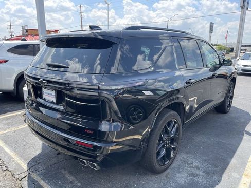 Used 2024 Chevrolet Traverse RS FWD image 12