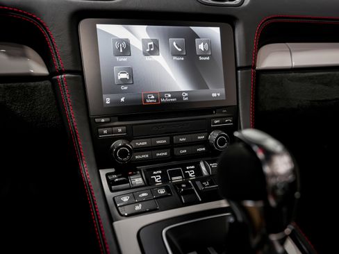 Used 2022 Porsche 718 Boxster Spyder image 13