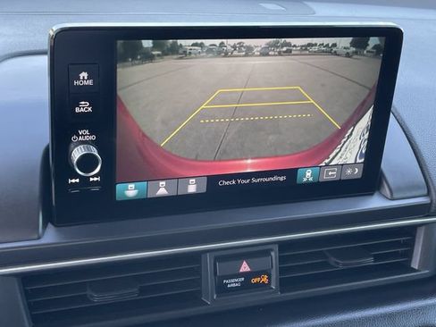 Used 2025 Honda Pilot EX-L image 18