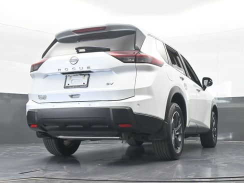 Used 2024 Nissan Rogue SV image 59