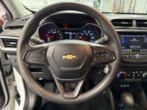 Used 2021 Chevrolet TrailBlazer LS FWD image 5