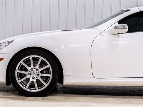 Used 2005 Mercedes-Benz SLK 350 image 3