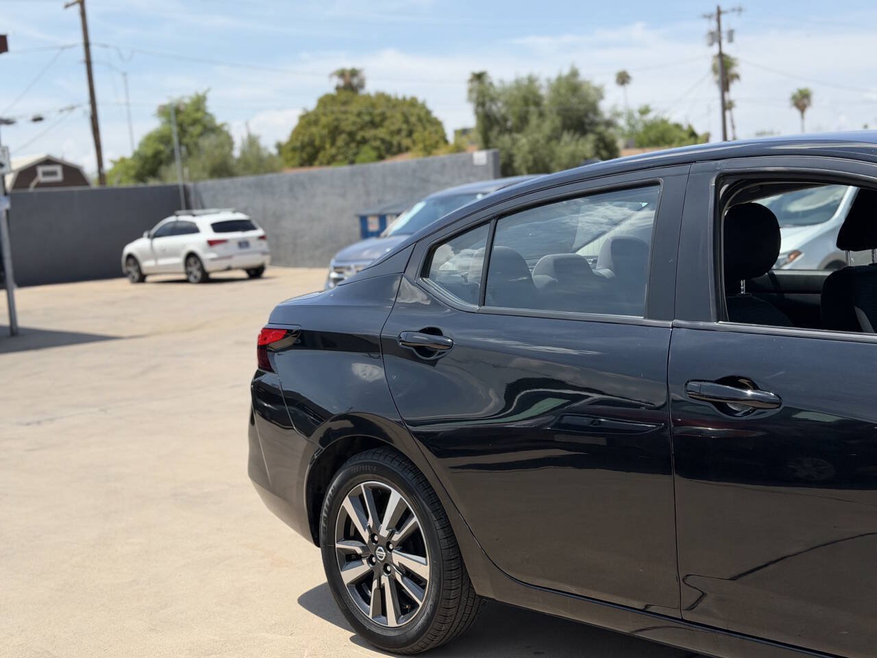 Used 2021 Nissan Versa SV FWD image 16