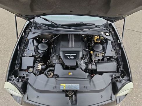 Used 2004 Ford Thunderbird RWD image 16