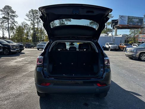 Used 2022 Jeep Compass Latitude image 40