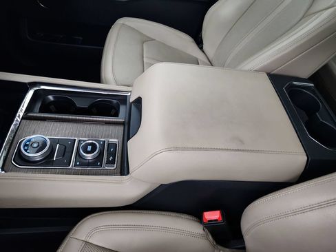 Used 2023 Ford Expedition Limited AWD/4WD image 32