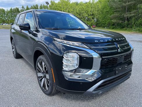 New 2026 Mitsubishi Outlander SE AWD/4WD image 12