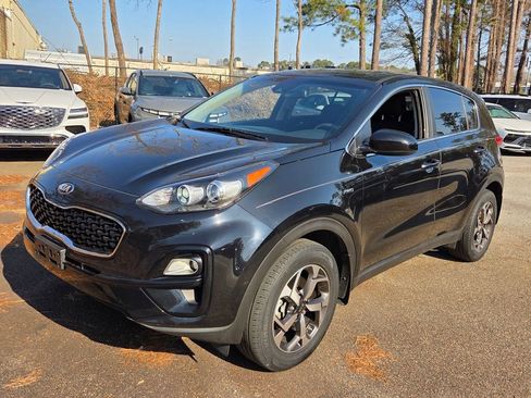 Used 2022 Kia Sportage LX image 3