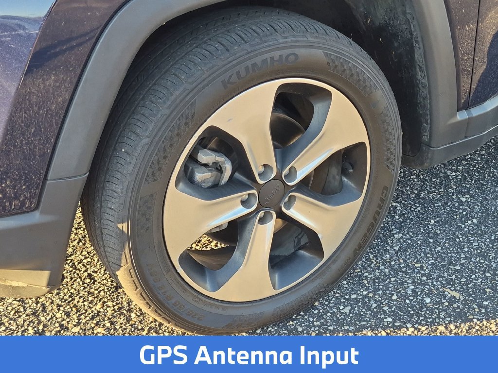Used 2018 Jeep Compass Latitude w/ Popular Equipment Group FWD image 9