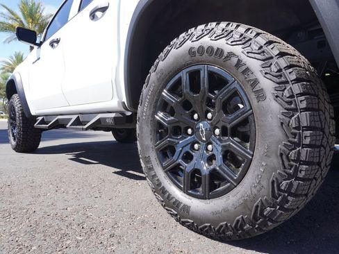 Used 2025 Chevrolet Colorado Trail Boss AWD/4WD image 6