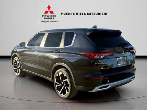 Used 2022 Mitsubishi Outlander SE image 7