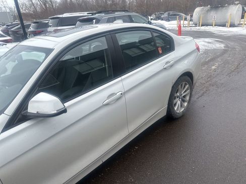 Used 2017 BMW 320i xDrive Sedan image 5