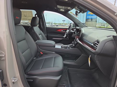 New 2026 Chevrolet Traverse Z71 w/ Enhanced Driving Package AWD/4WD image 17
