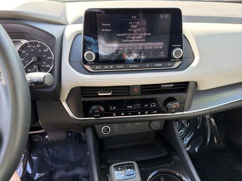 Used 2023 Nissan Rogue SV FWD image 26