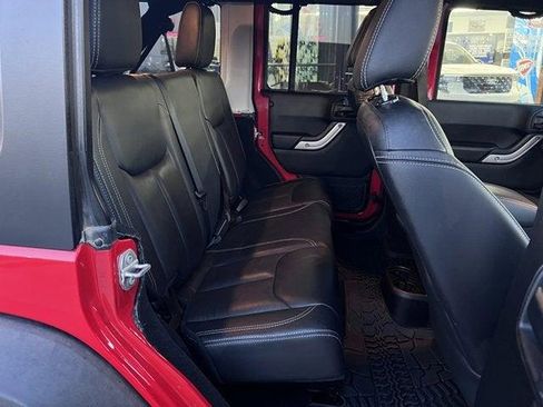 Used 2017 Jeep Wrangler Unlimited Rubicon AWD/4WD image 7