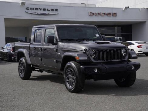 New 2026 Jeep Gladiator Sport AWD/4WD image 2