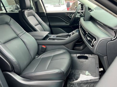 New 2026 Lincoln Aviator 2WD image 8