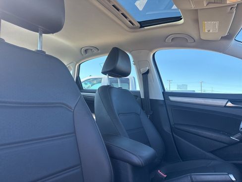 Used 2021 Volkswagen Passat 2.0T SE image 25