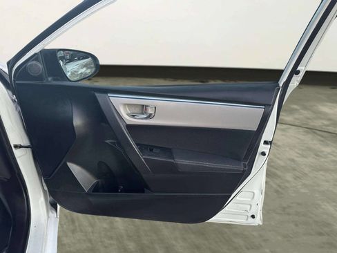 Used 2014 Toyota Corolla LE image 22