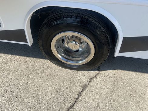 Used 2022 Ford E-450 and Econoline 450 Super Duty w/ Motorhome Prep Package image 27